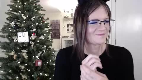 Cait online show from 12.21.25