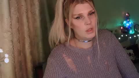 Snapshot of kudesnizza chatting on 12.04.24 Annika MTF ts post -op online show from 12.04.24