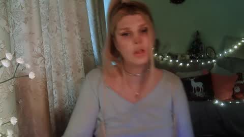 Snapshot of kudesnizza chatting on 12.12.24 Annika MTF ts post -op online show from 12.12.24