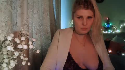 Snapshot of kudesnizza chatting on 01.03.25 Annika MTF ts post -op online show from 01.03.25