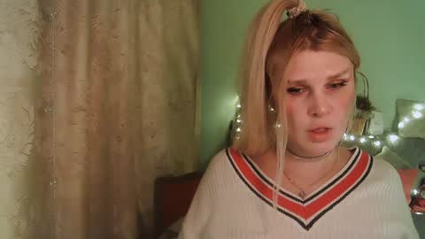 Snapshot of kudesnizza chatting on 01.16.25 Annika MTF ts post -op online show from 01.16.25