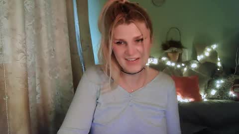 Snapshot of kudesnizza chatting on 02.03.25 Annika MTF ts post -op online show from 02.03.25