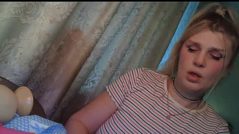 Snapshot of kudesnizza chatting on 02.22.25 Annika MTF ts post -op online show from 02.22.25