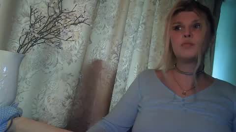 Snapshot of kudesnizza chatting on 03.10.25 Annika MTF ts post -op online show from 03.10.25