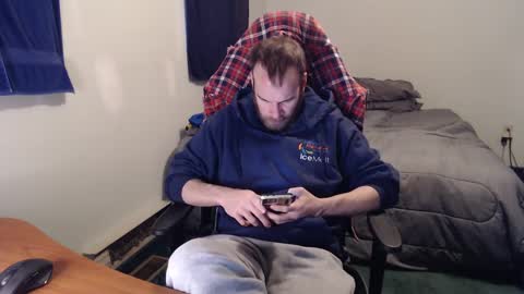 Snapshot of kuggy570 chatting on 12.14.24 Kuggy online show from 12.14.24