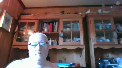 Snapshot of kukken18 chatting on 10.28.25 Kukken18 online show from 10.28.25