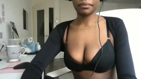 kulthum775 online show from 03.13.26