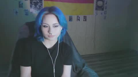 Snapshot of kummcaskill chatting on 12.19.25 Alice online show from 12.19.25