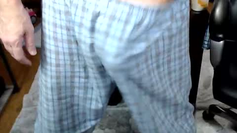 Snapshot of kwib34 chatting on 11.29.25 kwib34 online show from 11.29.25