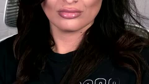Snapshot of kxaxmichelle chatting on 06.17.26 Kick online show from 06.17.26