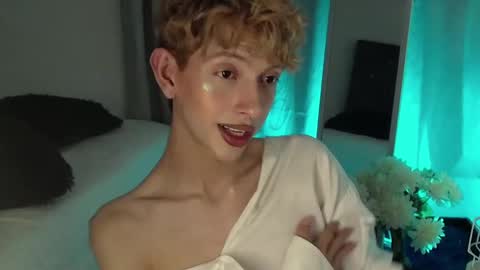 Snapshot of kyle__cooper chatting on 12.10.24 Kyle Cooper online show from 12.10.24