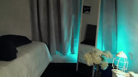 Snapshot of kyle__cooper chatting on 12.10.24 Kyle Cooper online show from 12.10.24