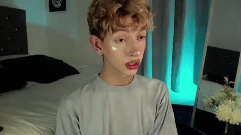 Snapshot of kyle__cooper chatting on 12.28.24 Kyle Cooper online show from 12.28.24