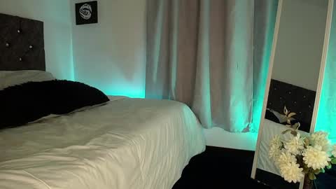 Snapshot of kyle__cooper chatting on 12.30.24 Kyle Cooper online show from 12.30.24