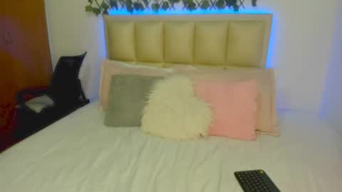 Snapshot of kyleesophia chatting on 07.23.26 SOPHIA independent model online show from 07.23.26