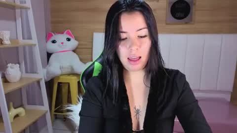 Snapshot of kylia_a chatting on 04.27.26 Kilya online show from 04.27.26