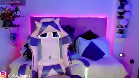 k ylie online show from 12.27.24