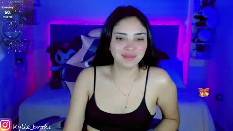 k ylie online show from 01.06.25