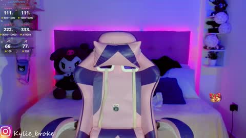 k ylie online show from 01.06.25