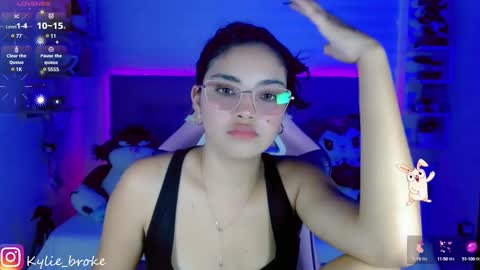 k ylie online show from 02.05.25