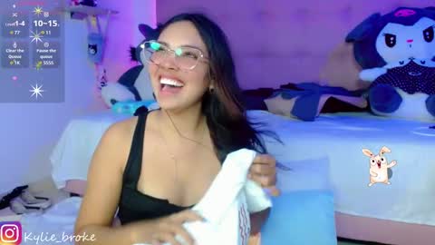 k ylie online show from 02.06.25