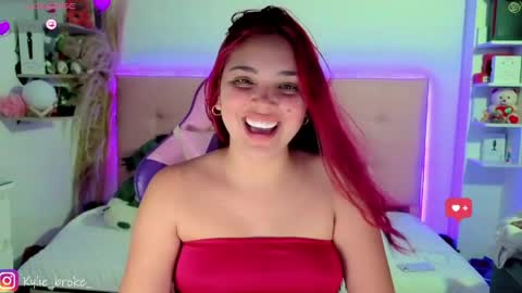 Snapshot of kylie_hottt_ chatting on 05.23.26 k ylie online show from 05.23.26