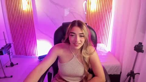 Snapshot of kylie_jones6 chatting on 04.21.26 KYLIE online show from 04.21.26