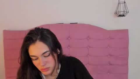 kylie_ls online show from 10.03.25