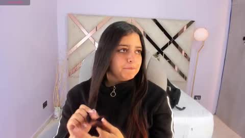 Kylie Reyes  online show from 12.01.25