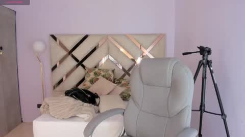 Kylie Reyes  online show from 04.16.26