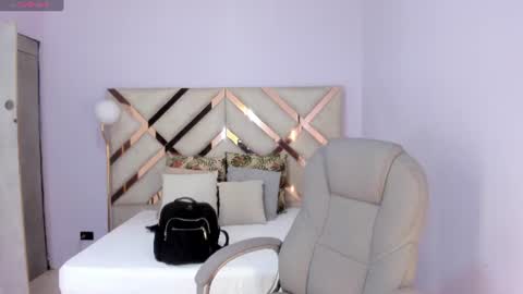 Snapshot of kylie_reyes chatting on 07.21.26 Kylie Reyes online show from 07.21.26