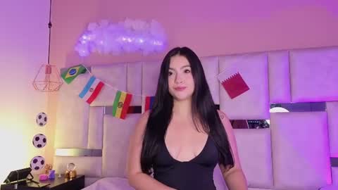 Snapshot of kylie_river chatting on 06.15.26 Kylie online show from 06.15.26