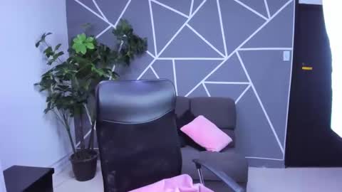 kylie online show from 04.02.26