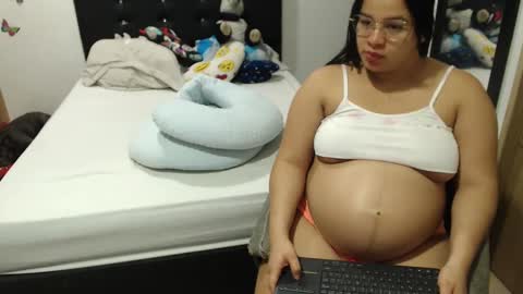 Snapshot of kylie_switch chatting on 10.11.25 Instagram Kylie switch followme buy lovense here online show from 10.11.25