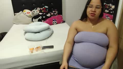 Snapshot of kylie_switch chatting on 11.13.25 Instagram Kylie switch followme buy lovense here online show from 11.13.25