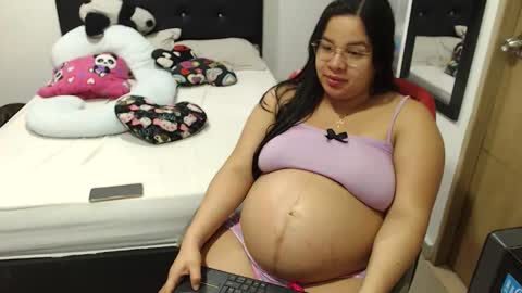 Snapshot of kylie_switch chatting on 11.22.25 Instagram Kylie switch followme buy lovense here online show from 11.22.25