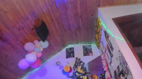 Snapshot of kyliekandy chatting on 12.19.25 online show from 12.19.25