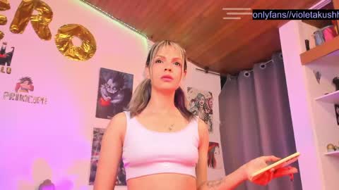Snapshot of kyliekandy chatting on 05.18.26 online show from 05.18.26
