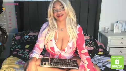 kylie white boobs online show from 01.31.25