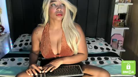 Snapshot of kyliewhiteboobs chatting on 05.15.26 kylie white boobs online show from 05.15.26