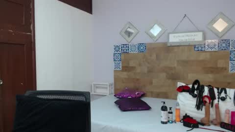 Kylie online show from 12.04.25