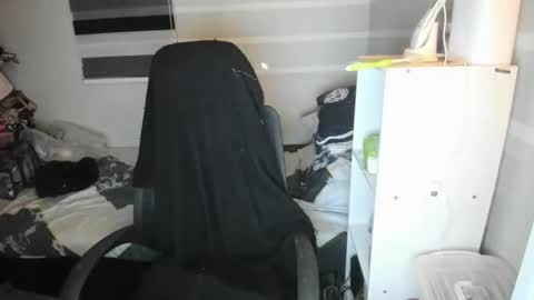 Eynah online show from 04.17.26