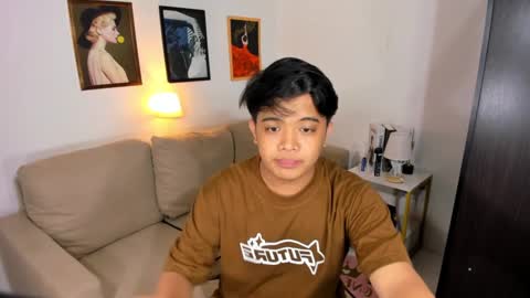 Snapshot of kyll_collins chatting on 01.04.25 kyll_collins online show from 01.04.25