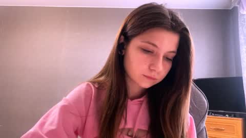 Snapshot of kymberlychimes chatting on 04.28.26 Kary online show from 04.28.26
