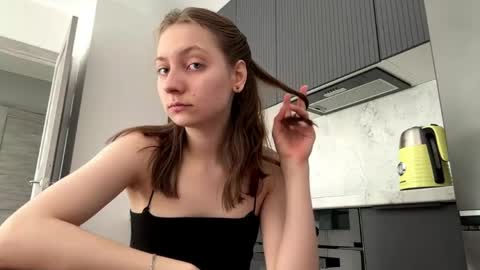Snapshot of kyragraise chatting on 06.02.26 Kira online show from 06.02.26