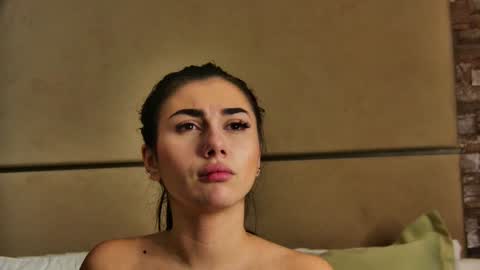 Snapshot of kyrahill_ chatting on 01.11.25 Kyra online show from 01.11.25