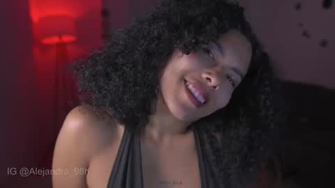 schedule 300 pm - 1100pm colombia time online show from 10.17.25