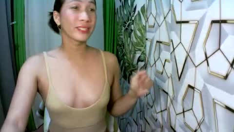 Snapshot of kyutshyne chatting on 04.29.26 kyutshyne online show from 04.29.26
