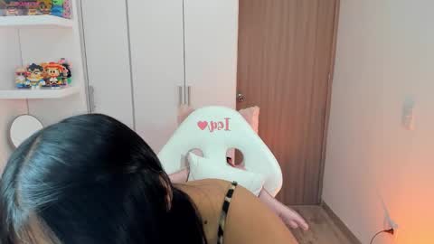 Snapshot of kyy_isa chatting on 10.08.25 IG  online show from 10.08.25