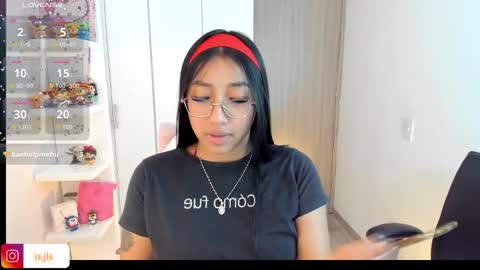 Snapshot of kyy_isa chatting on 10.15.25 IG  online show from 10.15.25